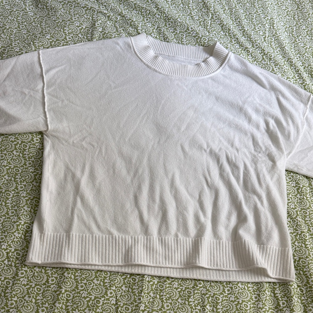White Rib Hem Short Sleeve Knit Top